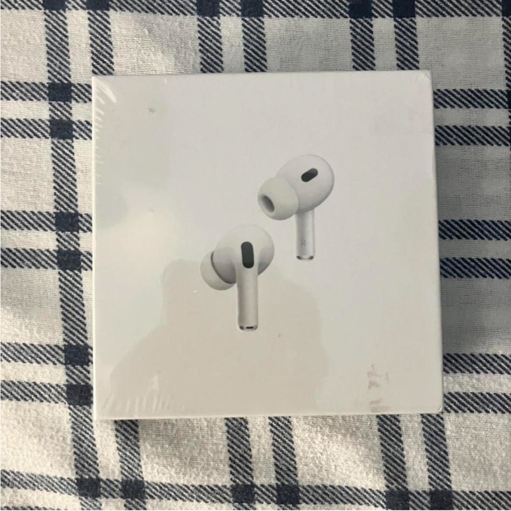 Apple AirPods Pro with Charging Case - White